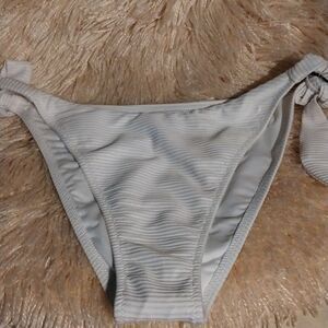 Shade & Shore Women  White Simmering  Bikini Bottoms    NWT. Size M 8-10